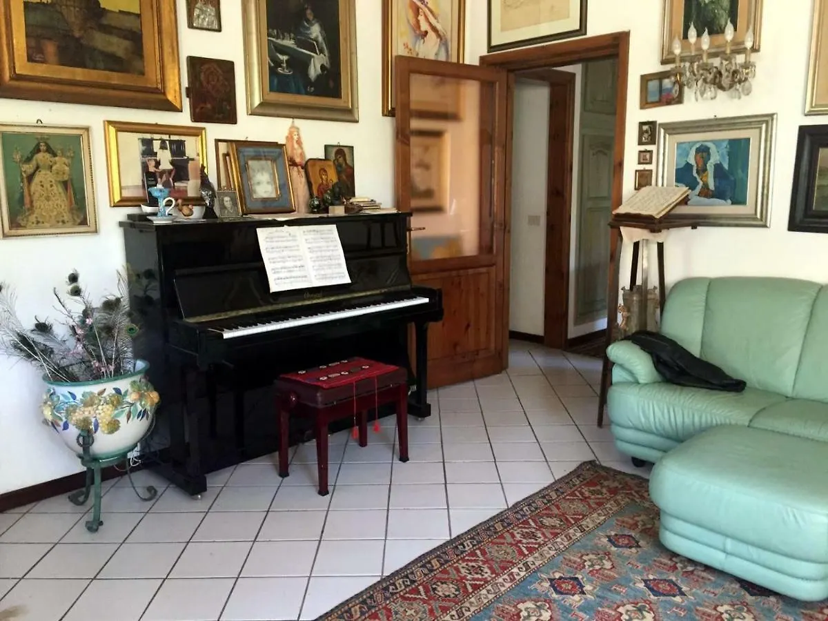 Homestay La Chiave Di Violino Apartment Olbia